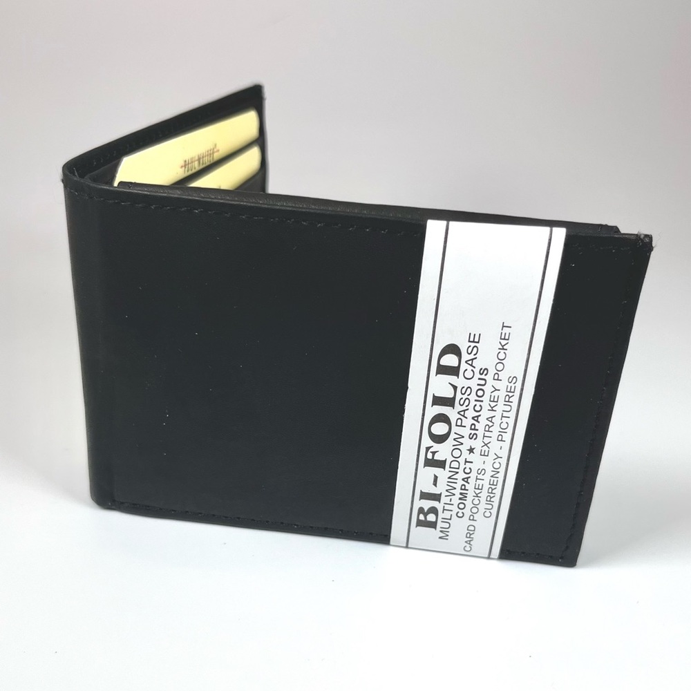 Classic Black Leather Bi-Fold Wallet: Style Meets Functionality